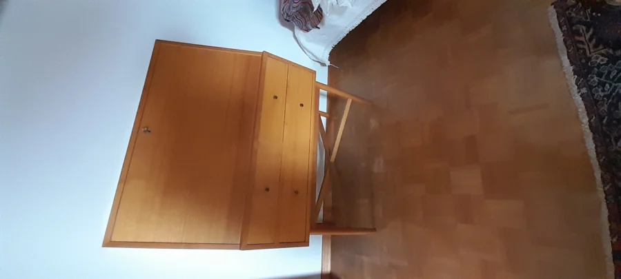Sekretär aus Kirschholz