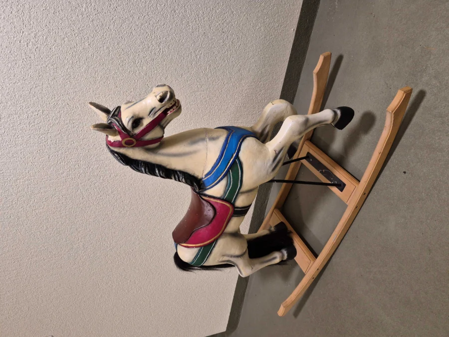 Original Karussellrösli als Kinderschaukel