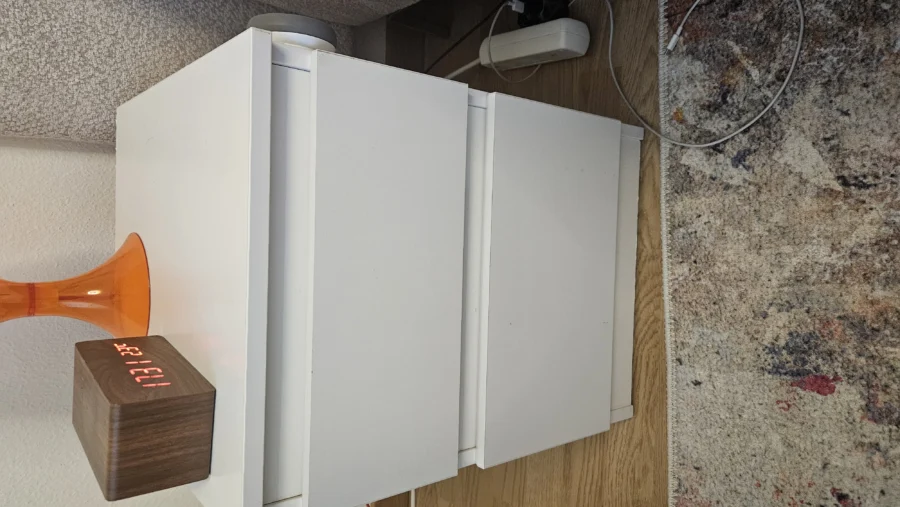 Nachttisch zu verschenken