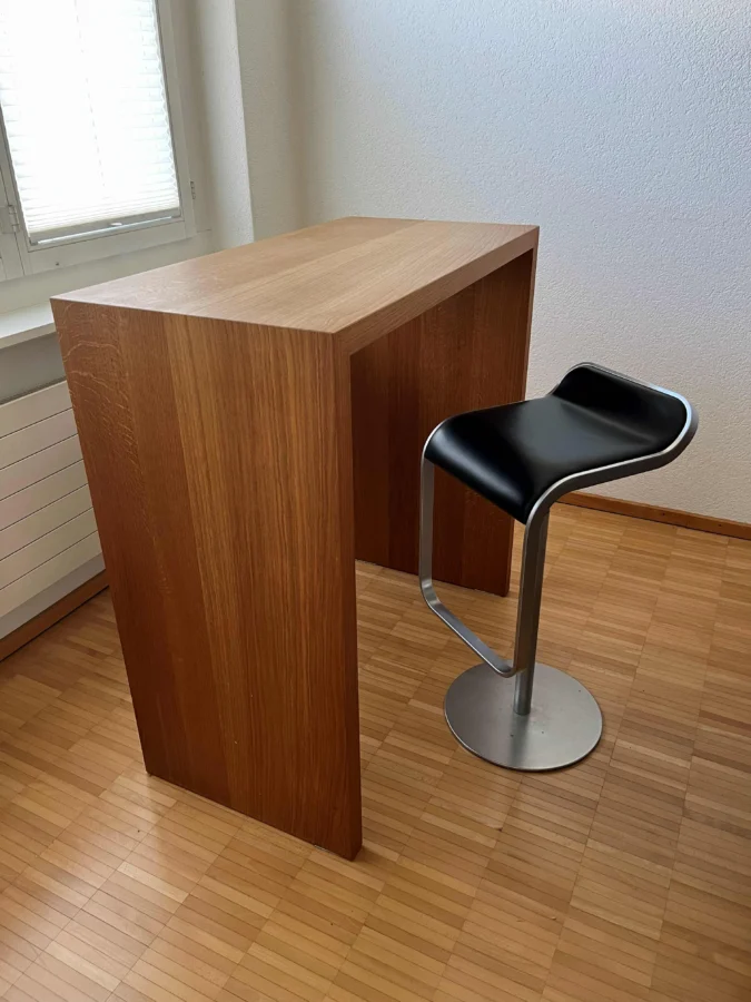 Bartisch mit 2 Barhocker