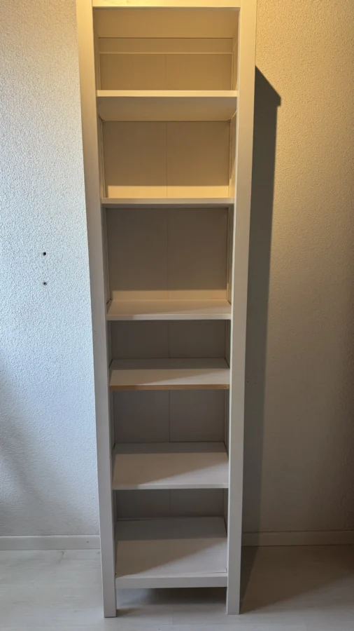 Bücherregal IKEA weiss zu verschenken